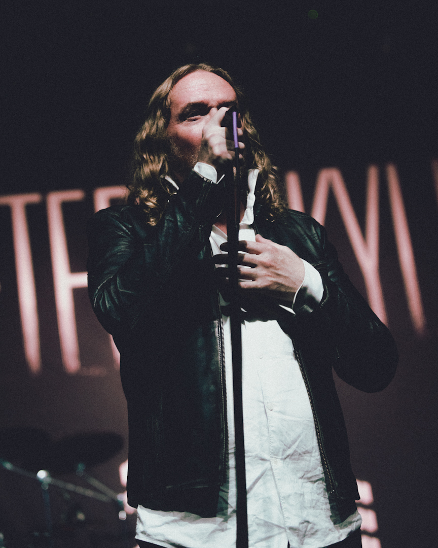Cemetery Skyline: Oscuridad, poder y emoción