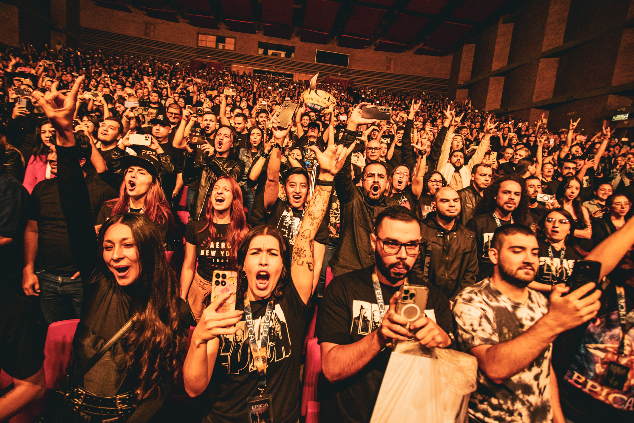 Epica regresa a Medellín con un show inolvidable y vibrante