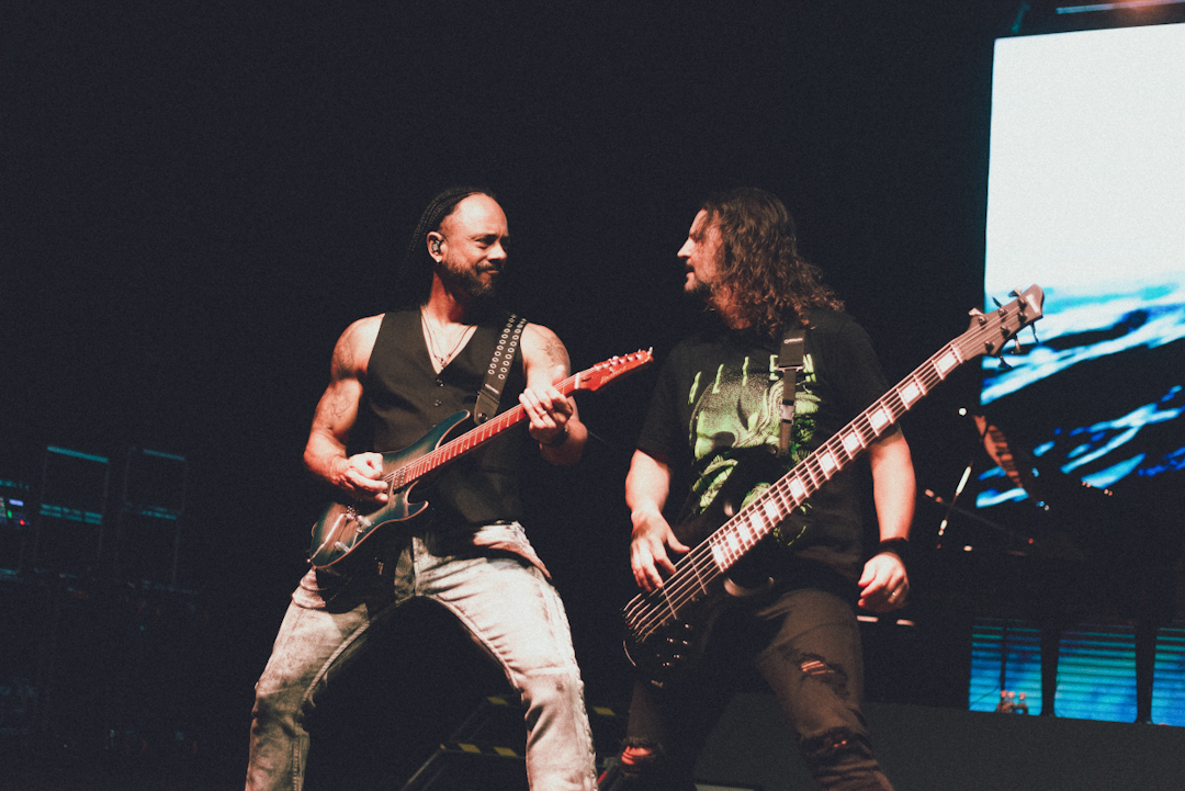 Angra: La tierra siempre será santa